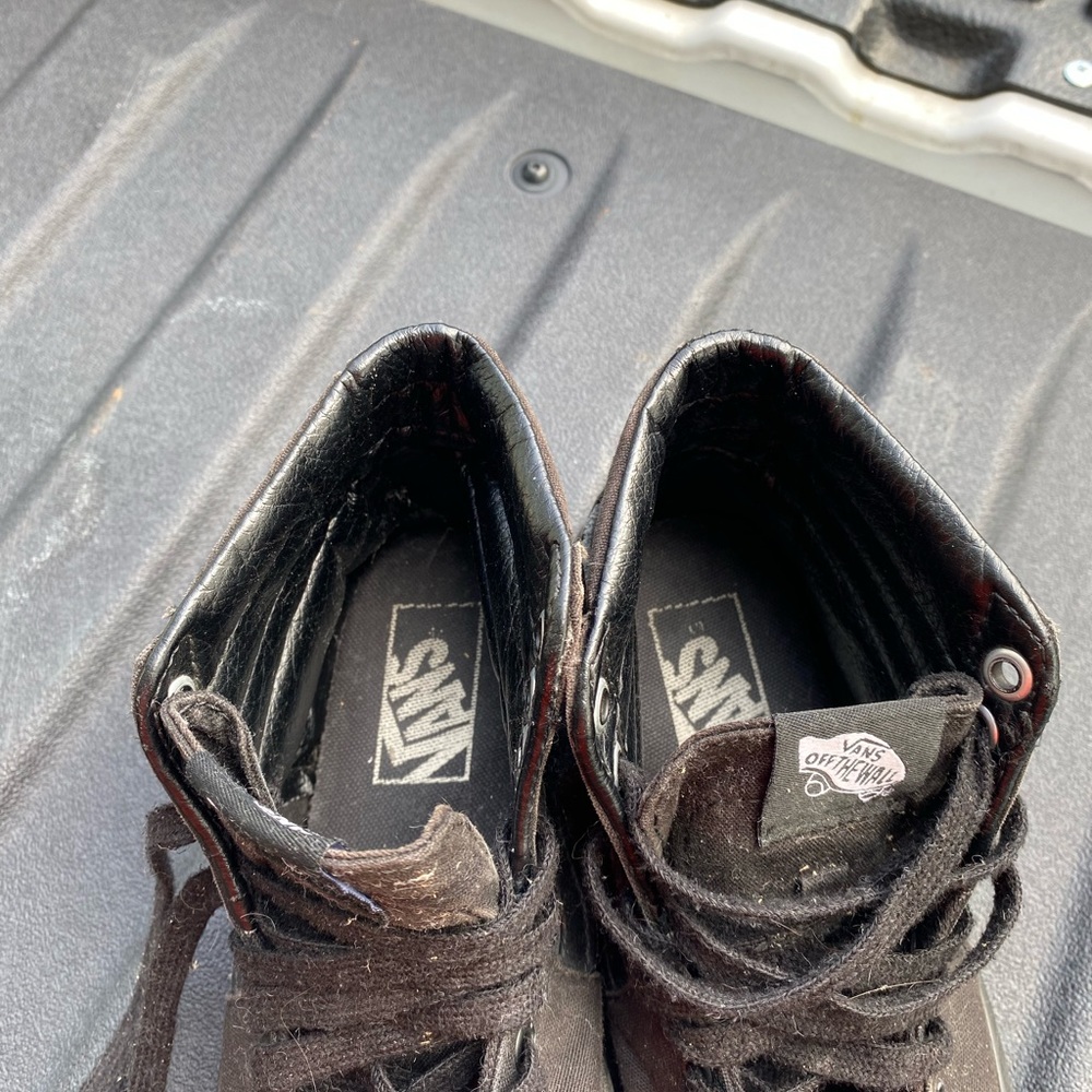High top vans. - Picture 6 of 7